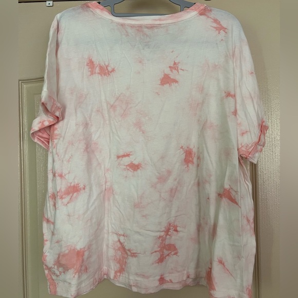 GAP t-shirt, workout or casual - Picture 3 of 3